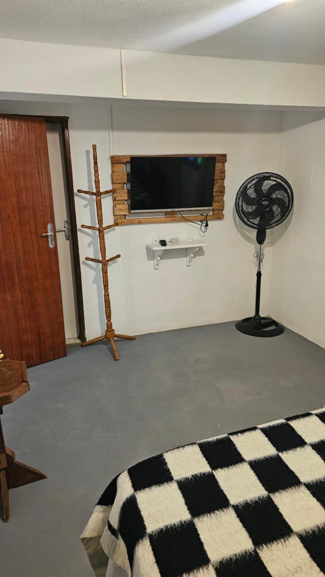 Hostel Yellow House Mg 伊塔蒙蒂 外观 照片